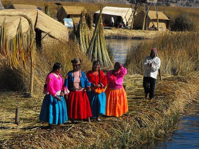 Costumes des îles Uros